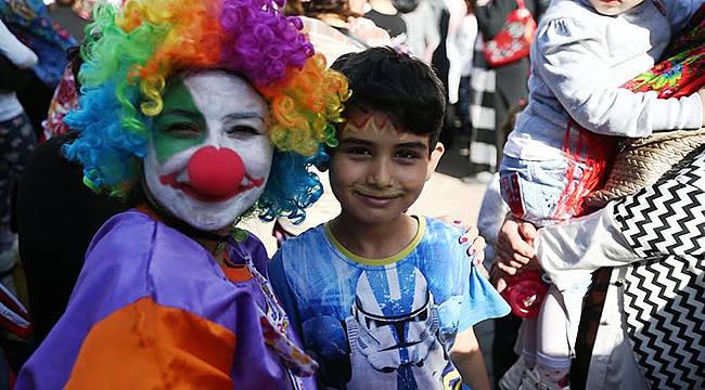 Konak’ta 23 Nisan Coşkusu Yaşanıyor