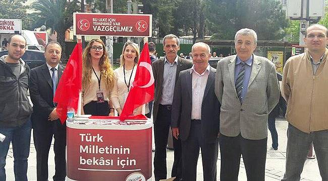 MHP İzmir’in Evet Stantları