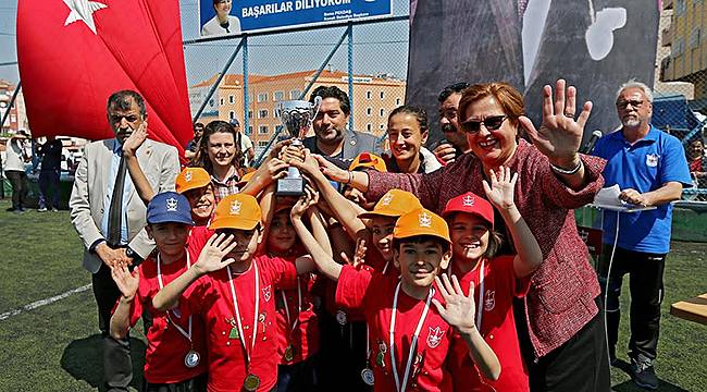 Minik Sporculara Madalyaları Pekdaş’tan