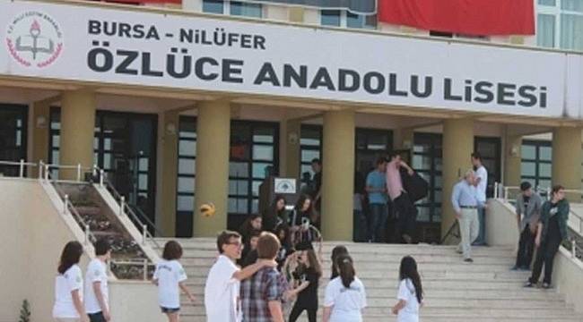 Okul Müdürü Öğrencileri Cuma Namazına Çağırdı