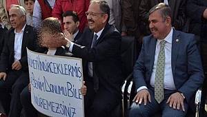 Özhaseki: O Pankartı Fotoğraf Çekildikten Sonra Gördüm