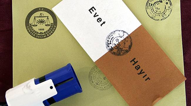 Tarihi Referandumda Oylar Sayılıyor