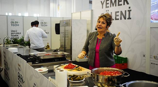 Sahrap Soysal'dan Fuarda Yemek Şovu