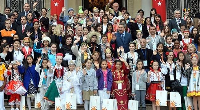 TRT'nin Uluslararası 23 Nisan Şenliği'ne katılan ülke sayısı 65'ten 26'ya geriledi!