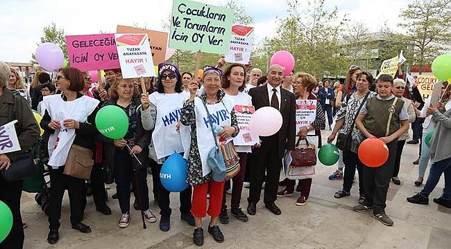 Urla 'Demokrasi Şenliği'nde Büyük Coşku