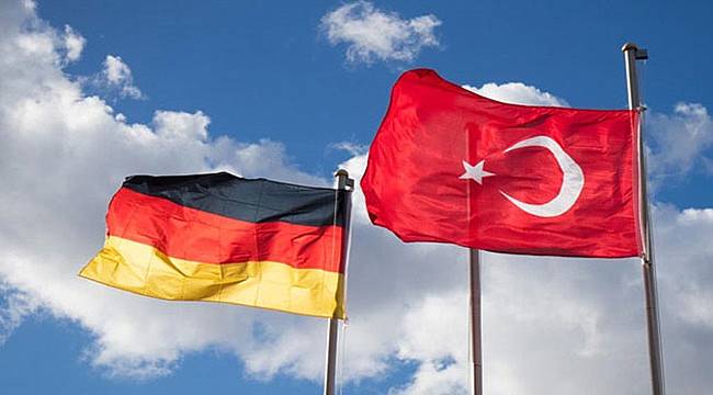 Almanya Türk Askerlerinin İltica Başvurularını Kabul Etti