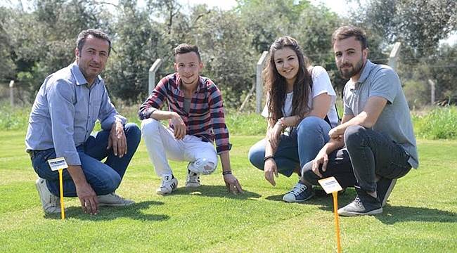 Bayındır Stadyumu Futbol Sahası Ege Üniversitesi Öğrencileri Tarafından Yenilendi