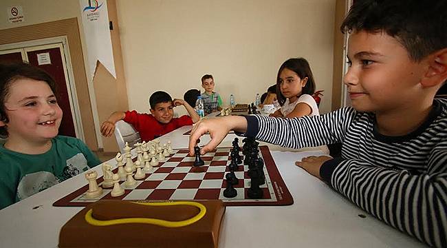 Bayraklı'da 98 Sporcu Şampiyonluk İçin Hamle Yaptı