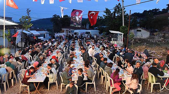 Bornova’da Gönüller de Sofralar da Bir