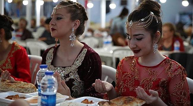 Buca’da Bin Kişilik İftar Sofrası