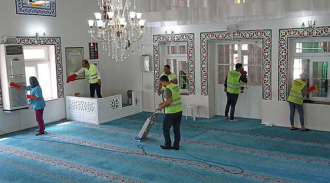 Buca’da Camilere Ramazan Temizliği