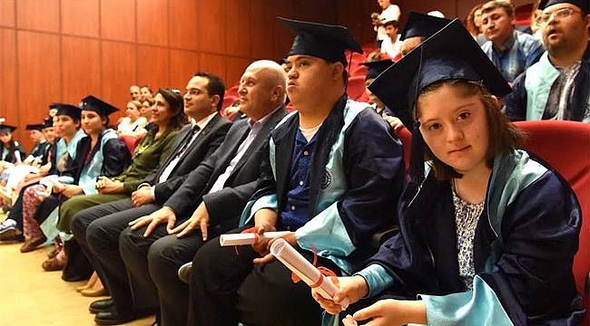Down Sendromlu Çocuklara Temsili Diploma
