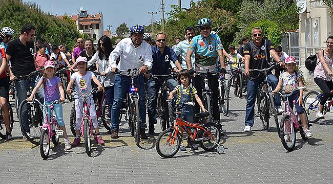 Foça'yı Bisikletle Turladılar