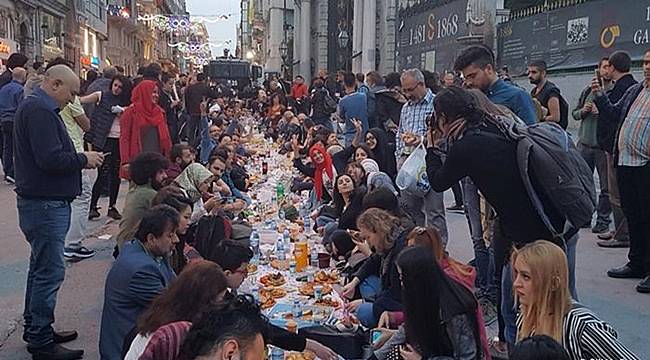 İlk 'Yeryüzü Sofrası' Gülmen ve Özakça İçin Kuruldu