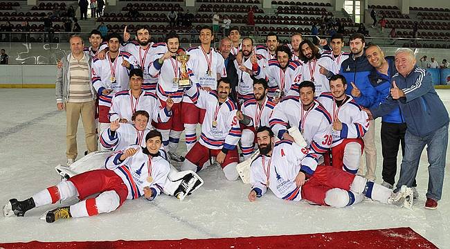 İzmir Büyükşehir Belediyespor Buzda da 'Süper'