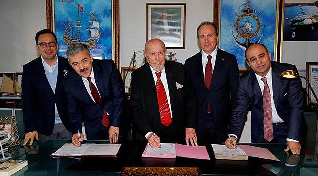 İzmir'de Eğitime Hayırseverlerin Desteği Artıyor