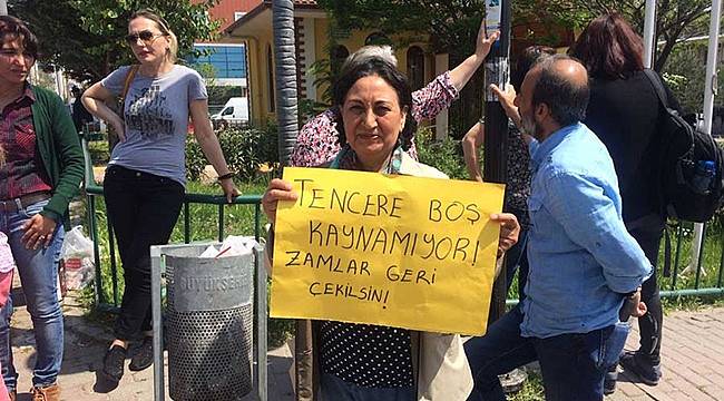 Kadınlar Ekmek Zammını Protesto Etti