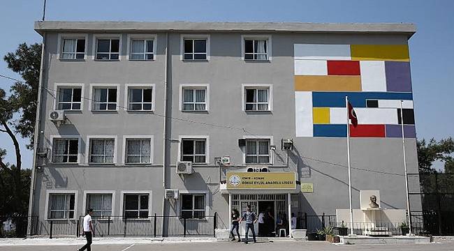 Konak’tan Okulları ‘Renklendiren’ Hizmet