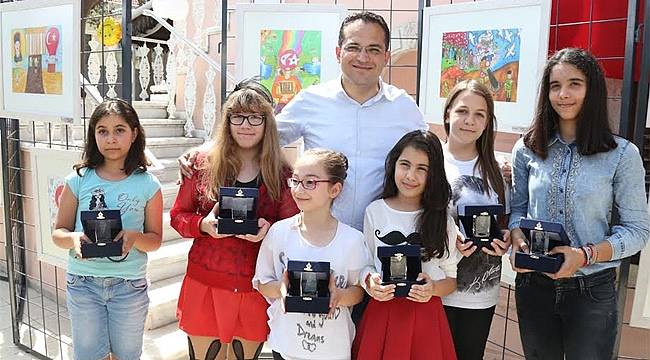 Küçük Ressamlar Atatürk ve Cumhuriyet’i Çizdi