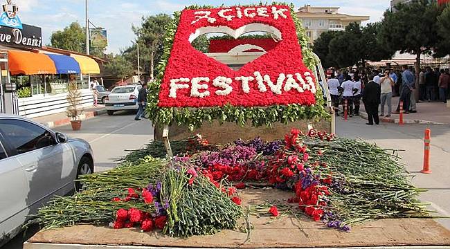Menderes Kesme Çiçek Festivali Coşkuyla Kutlandı