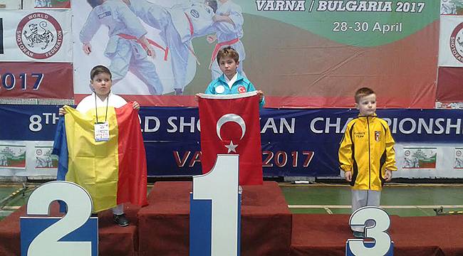 Minik Kareteci Dünya Şampiyonu Oldu