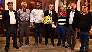 O Seraların Çiçekleriyle Geldiler