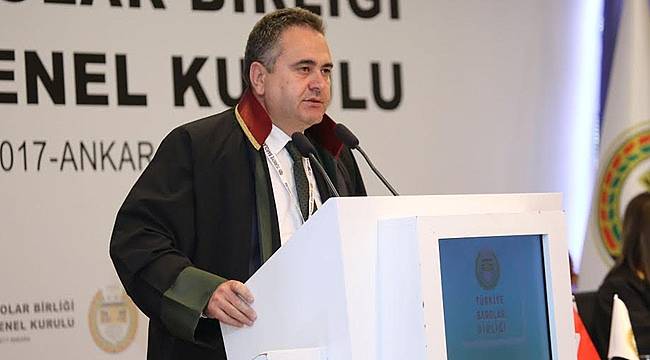 Özcan: Türkiye'de Demokrasi Kan Kaybetmektedir