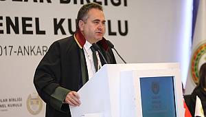 Özcan: Türkiye'de Demokrasi Kan Kaybetmektedir