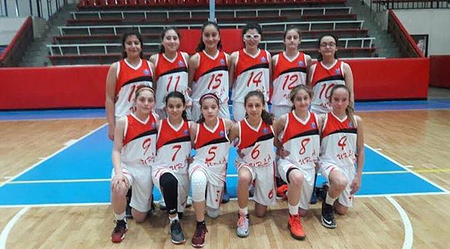 Urlalı Minikler Göz Kamaştırıyor