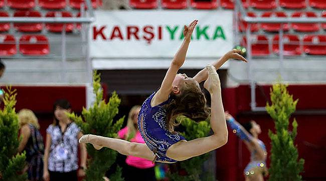 10 Ülkeden Jimnastikçiler Karşıyaka’da Yarışıyor