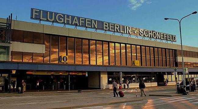 Berlin'de Havaalanı Tahliye Ediliyor