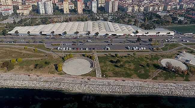 Bostanlı Pazar Yeri Ücretsiz Otopark Oldu