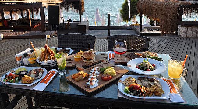 Eşsiz Manzarada Birbirinden Güzel Lezzetler Ot Beach'de