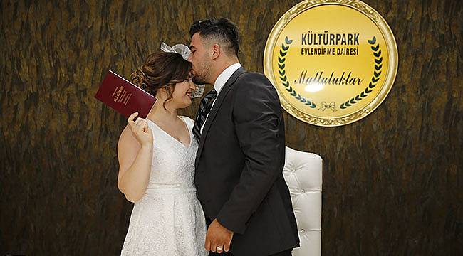 Evleneceklerin Gözü Burada