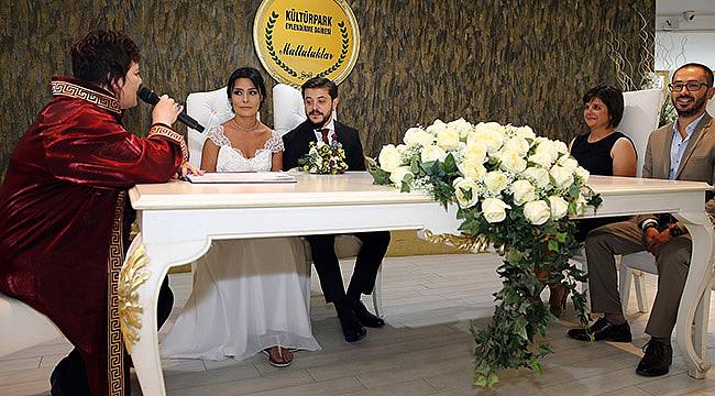 Evleneceklerin Gözü Burada