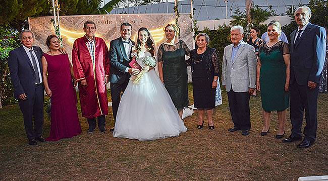 Gazeteci Çiftin Mutlu Günü