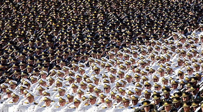 General ve Amiral Kalmayınca Tugaylar Albaylara Kaldı