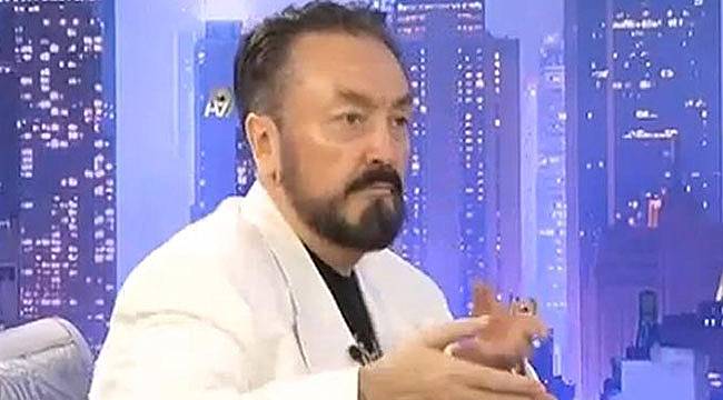 İzmir'de Adnan Oktar'ın Kitabını Kapı Kapı Dağıttılar