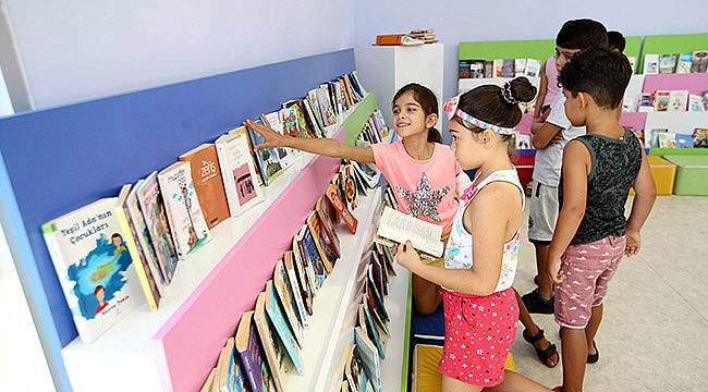 Karşıyakalı Çocuklara 5 Bin Kitap