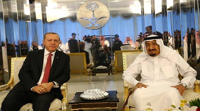 Kral Salman Cumhurbaşkanı Erdoğan'la Havalimanında Görüştü