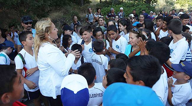 Öğrenciler Şehitlere Saygı İçin Yürüdü