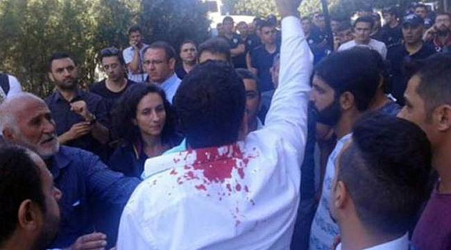 Polis Reyhanlı'da Yakınlarını Kaybedenleri HDP'li Sanıp Dövmüş...