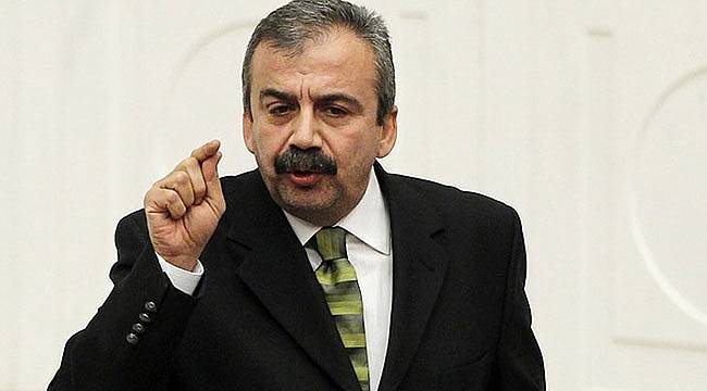 Sırrı Süreyya Önder: Sahi Davutoğlu nerede?