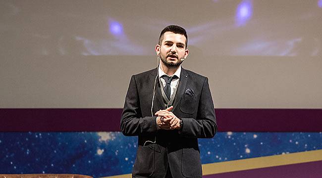 Tüm Ayrıntılarıyla Sosyal Medya ve Dijital Dünya Bu Kitapta