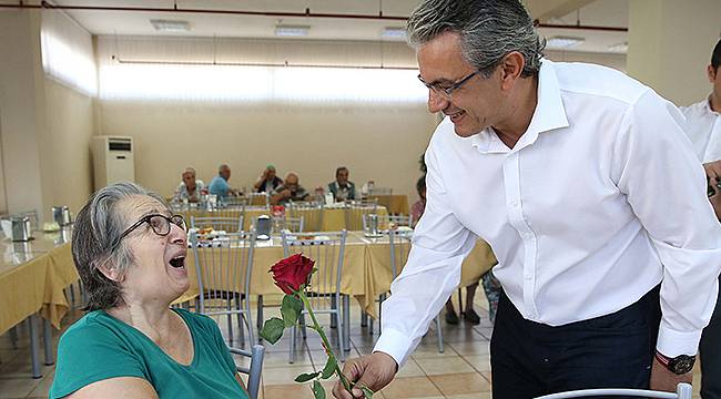 Akpınar Huzurevini Ziyaret Etti