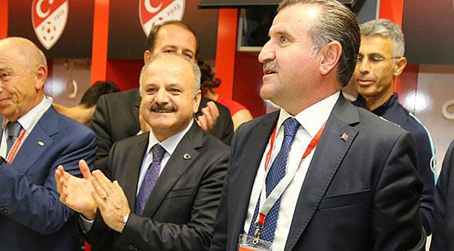 Bakan Bak: Türkler Bitti Demeden Hiçbir Şey Bitmez