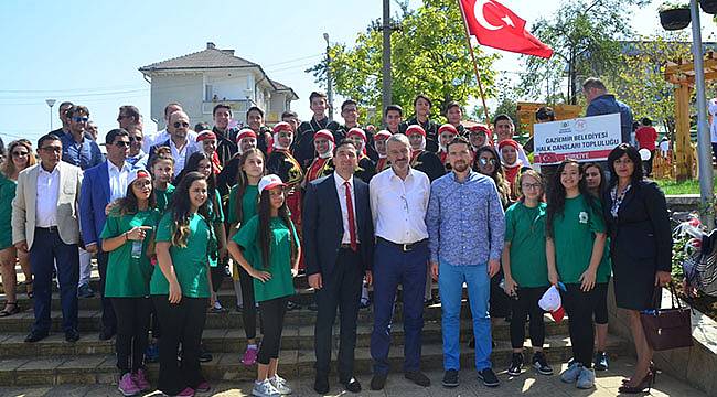 Biber Acı, Dostluk Tatlı