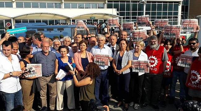 Gazetecilerin Basın Açıklamasına Engelleme