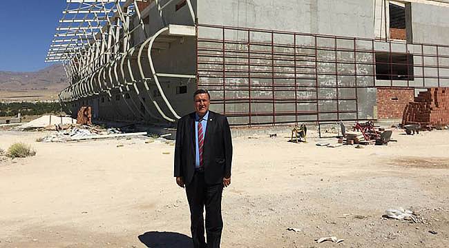 Gürer: Spor Salonu İnşaatı Ne Zaman Bitecek?