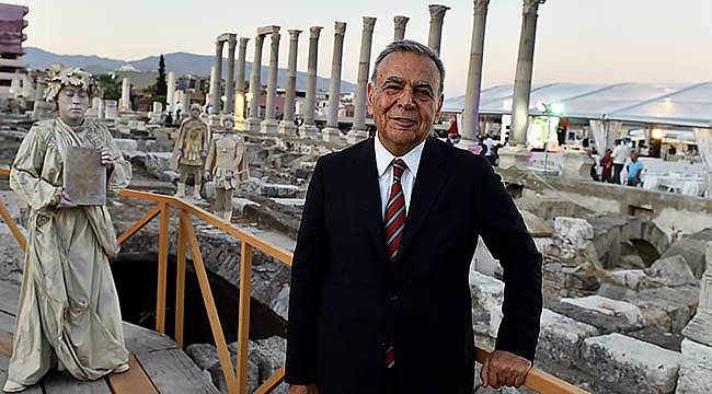 İzmir Büyükşehir Belediye Meclisi Antik Smyrna Agorası'nda Toplandı